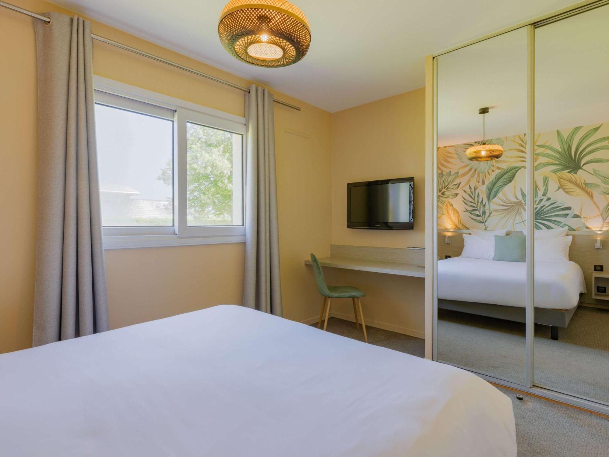 Mercure Lyon Est Hotel