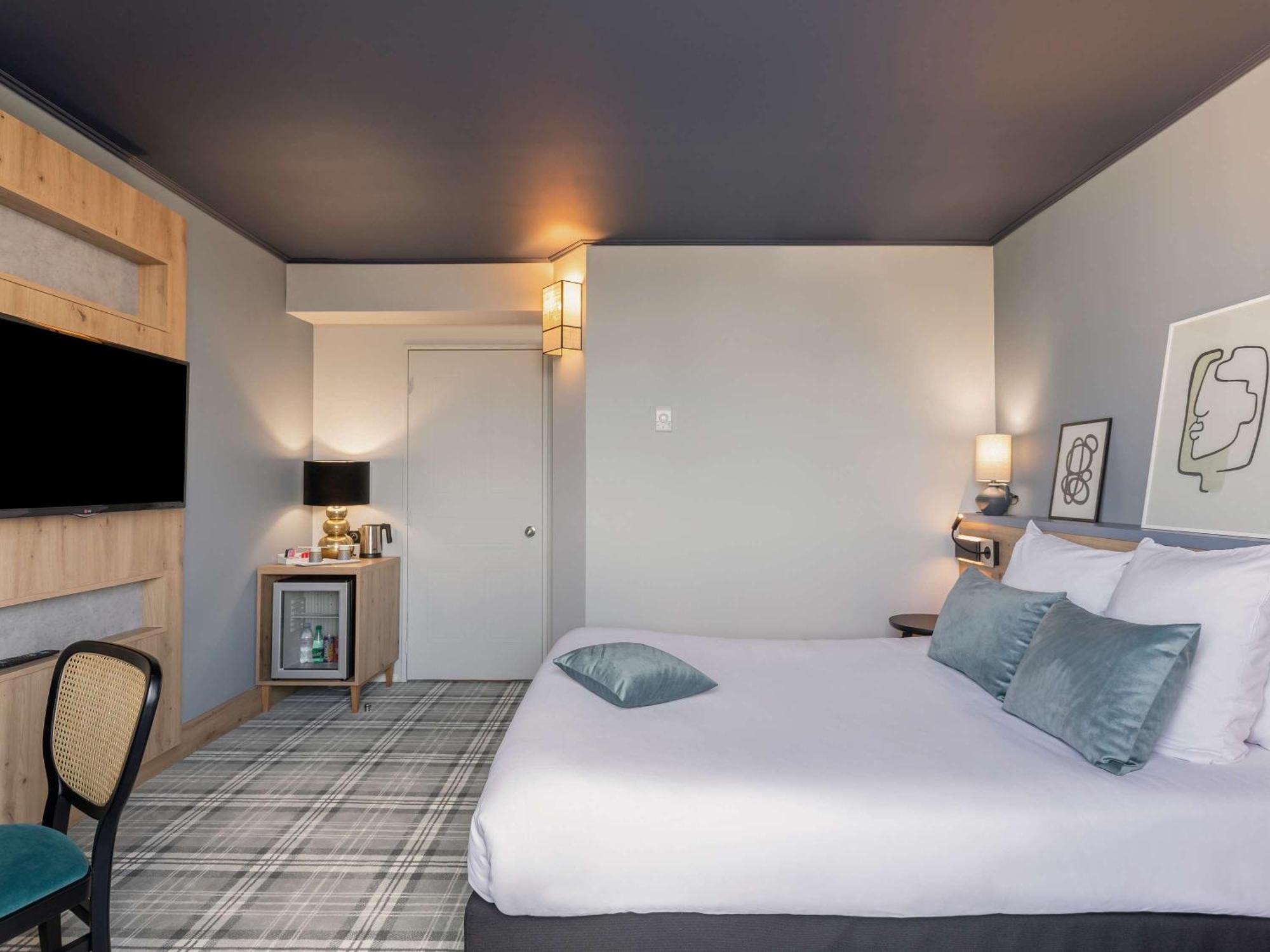 Mercure Lyon Est Hotel 4*