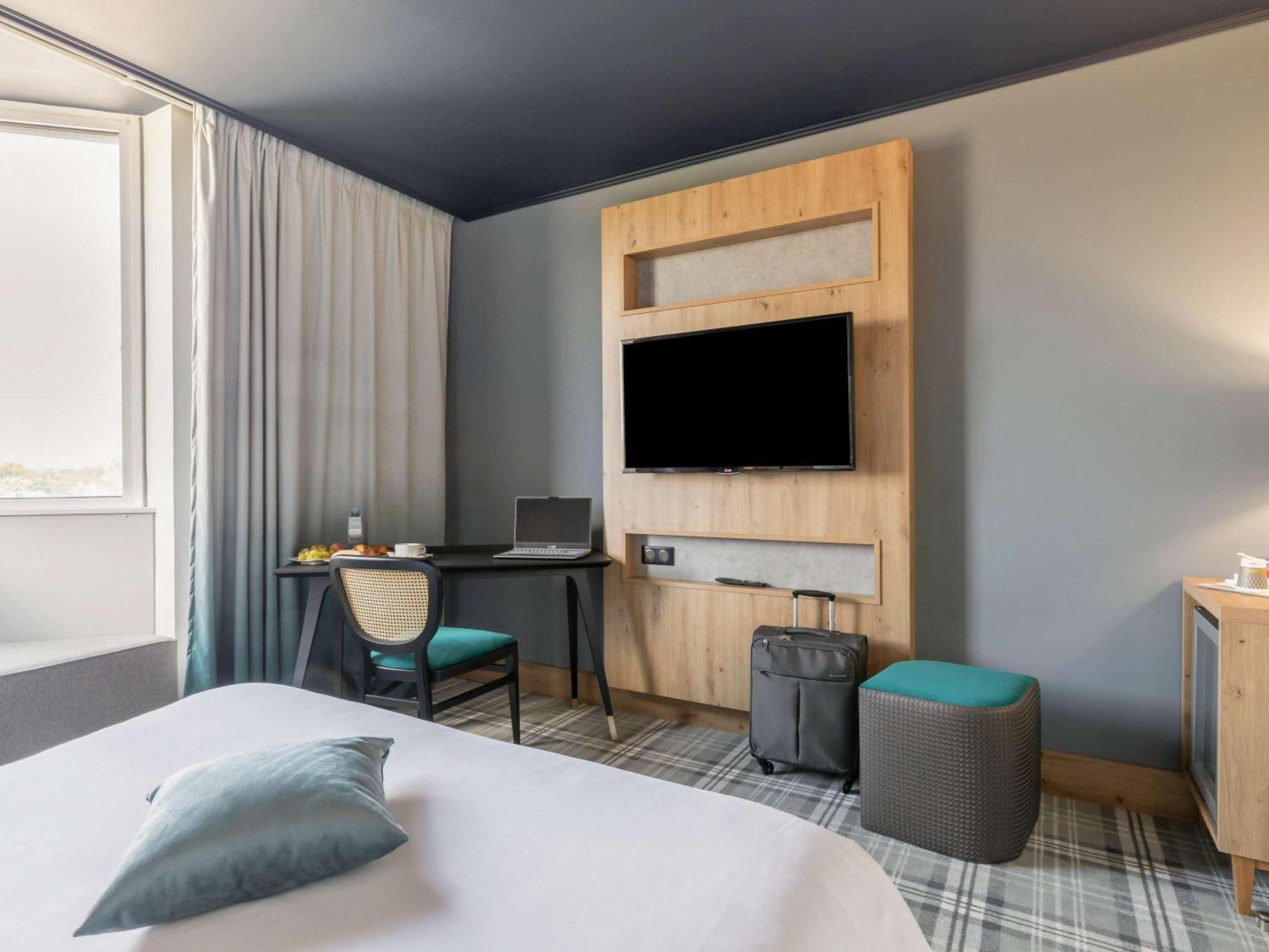 Mercure Lyon Est 4*